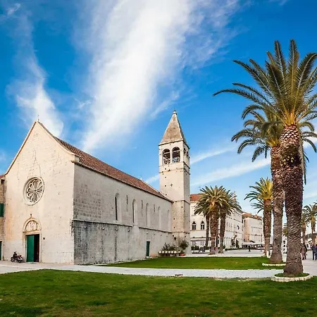 Διαμέρισμα Laura *